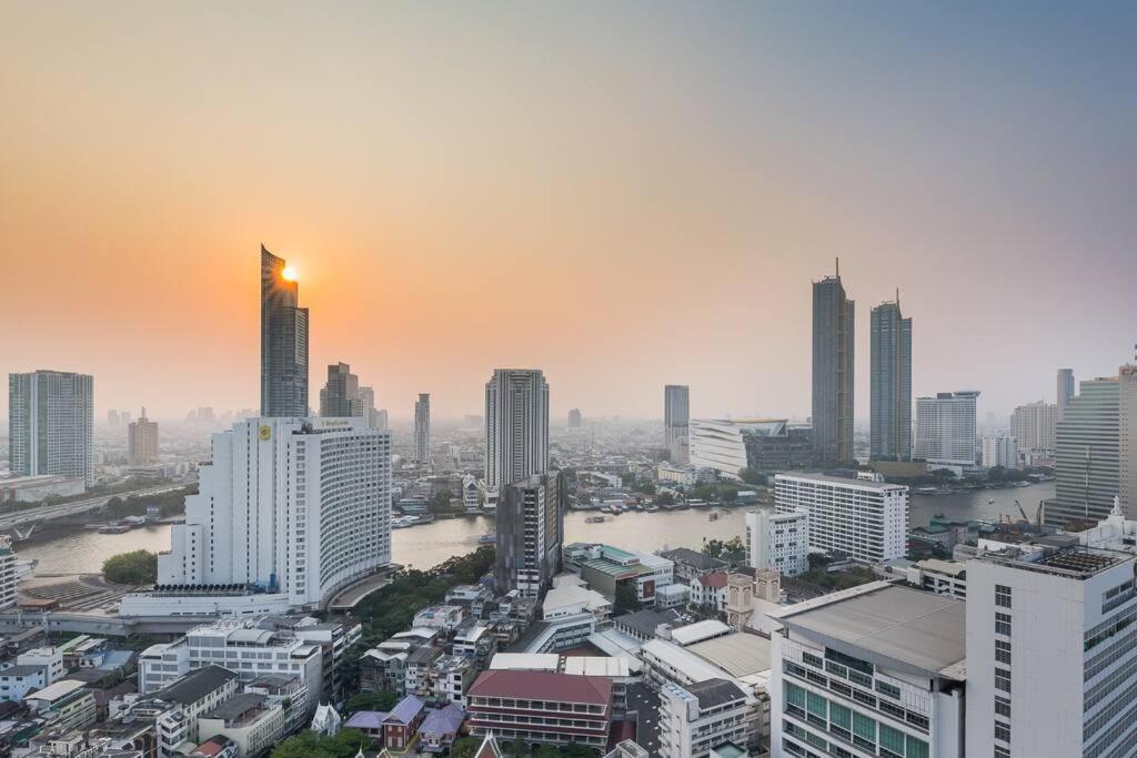 Central Bangkok, 5 Stars River View & Characteristic Decor Екстериор снимка